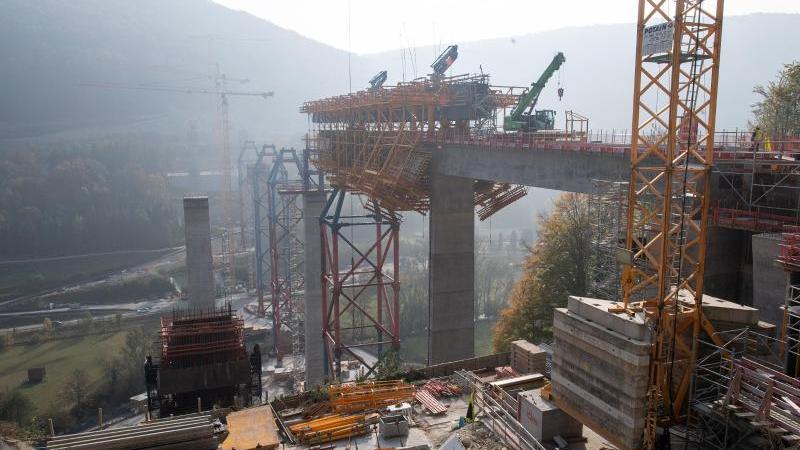 Der Bau der Filstalbrücke geht voran Blick auf die Bauarbeiten an der Filstalbrücke