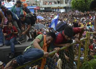 Auf ihrem angestrebten Weg in die USA haben Hunderte Migranten aus Mittelam... weiterlesen