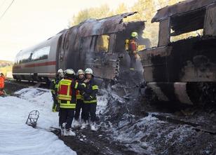 Gut eine Woche nach dem Brand eines ICE-Zuges auf der Schnellstrecke Köln-F... weiterlesen