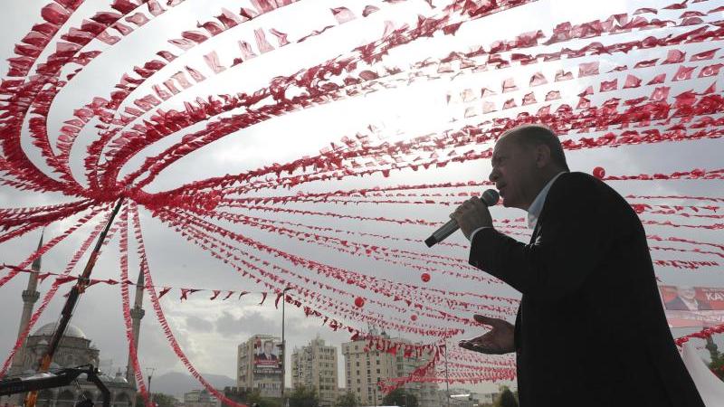Deutsche Wirtschaft: Probleme mit Türkei "offen ansprechen" Erdogan in Kayseri