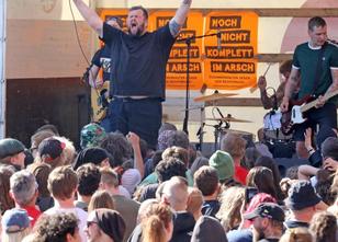 Die linke Punkband Feine Sahne Fischfilet hat die Absage ihres Konzerts im ... weiterlesen