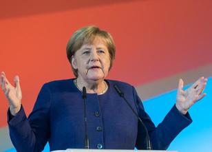 Bundeskanzlerin Angela Merkel (CDU) hat vor CDU-Mitgliedern im thüringische... weiterlesen