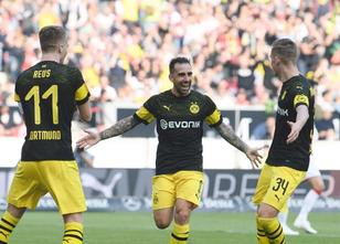 Spitzenreiter Borussia Dortmund beeindruckt auch in Stuttgart, die Profis v... weiterlesen