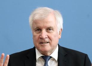 Erstmals nach der CSU-Landtagswahlpleite hat Parteichef Horst Seehofer eine... weiterlesen