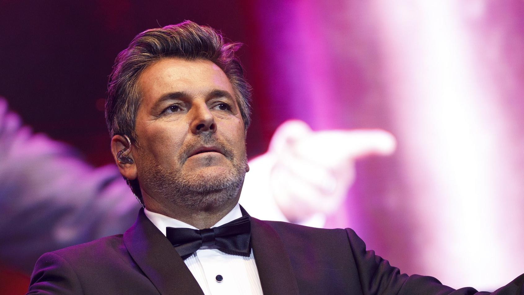 Thomas Anders fällt beim "Schlagerbooom 2018" auf den Hintern - wegen Konfetti! Thomas Anders auf der Bühne
