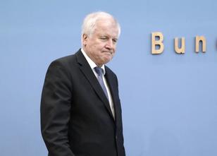 Es ist eine Rücktrittsandeutung in lockerer Plauderrunde. Horst Seehofer si... weiterlesen