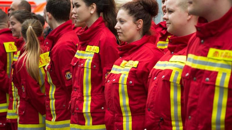 Unertragbare Arbeitsbedingungen: Retter fordern Verbesserung Notfallsanitäter
