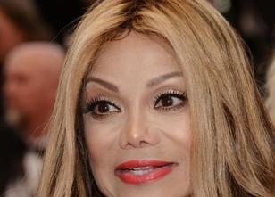 La Toya Jackson trauert weiter um ihren 2009 gestorbenen Bruder, die Popleg... weiterlesen