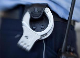 Im Ruhrgebiet ist die Polizei am Dienstagmorgen erneut mit einem Großaufgeb... weiterlesen