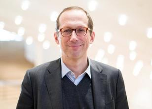 Der Vertrag mit Elbphilharmonie-Intendant Christoph Lieben-Seutter (54) ist... weiterlesen