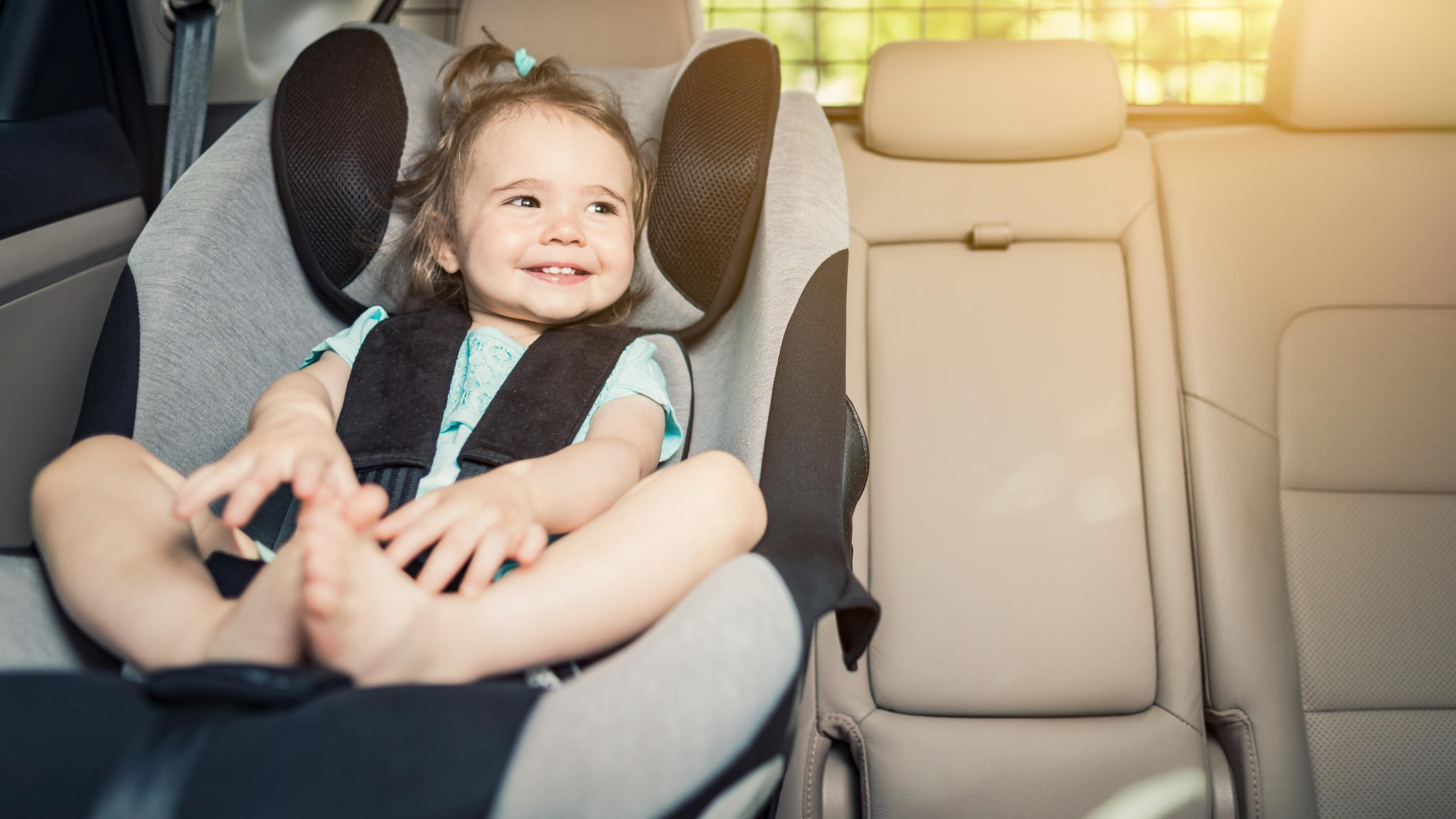 Stiftung Warentest: Alle Kindersitze bestehen den Crashtest - einige fallen dennoch durch Kind im Kindersitz