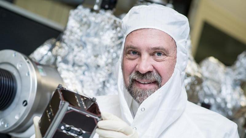 Würzburger Satellitenforscher erhält 14-Millionen-Euro-Preis Klaus Schilling