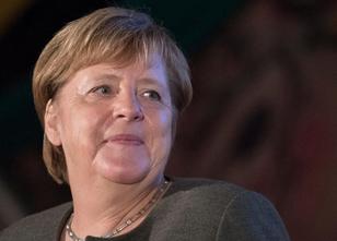 Kanzlerin und CDU-Chefin Angela Merkel hat sich gegen eine Gleichsetzung de... weiterlesen