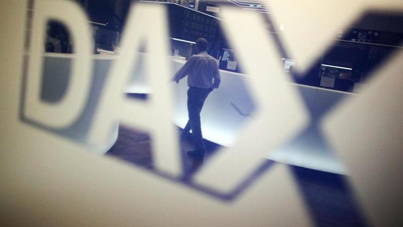 Schwache Techwerte verderben dem Dax den Wochenauftakt Schwache Techwerte verderben dem Dax den Wochenauftakt