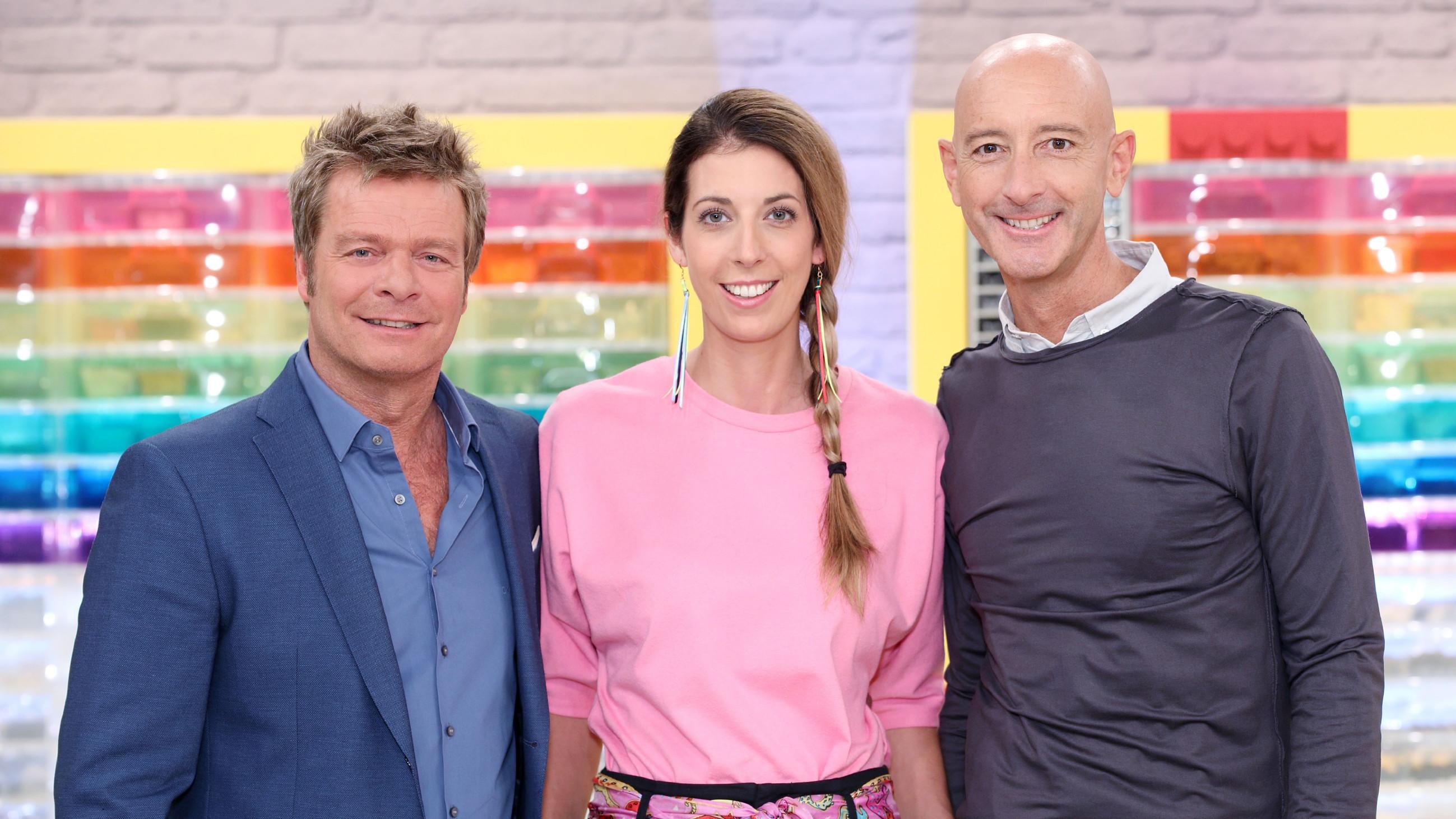 "LEGO Master" mit Oliver Geissen: Ganze Folgen im RTL-Live-Stream oder auf Abruf bei TV NOW sehen "LEGO Master": Oliver Geissen, Juliane Aufdembrinke und Paolo Tumminelli