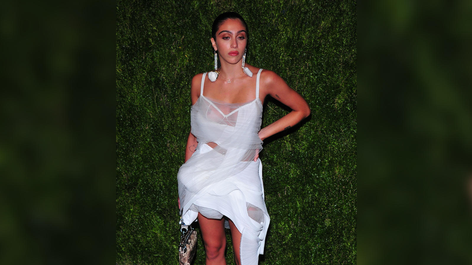 Rebellion auf dem Red Carpet: Lourdes Leon posiert mit Achselhaaren und Nippel-Blitzer Lourdes Leon mit fragwürdigem Look auf dem Red Carpet