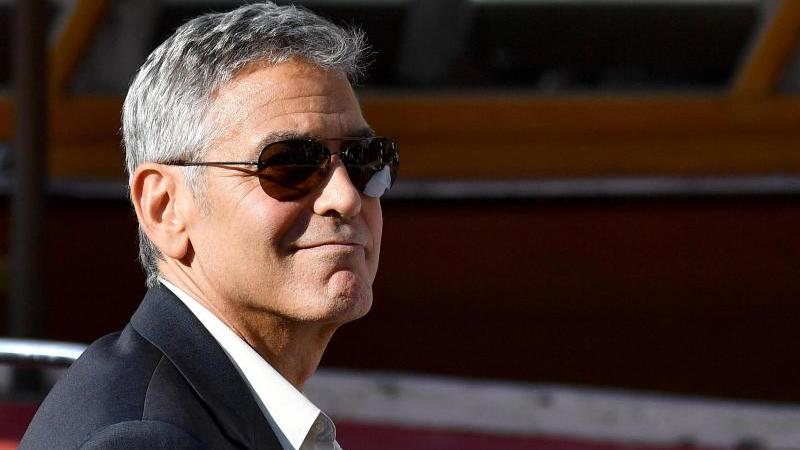 George Clooney lässt seine Harley versteigern George Clooney
