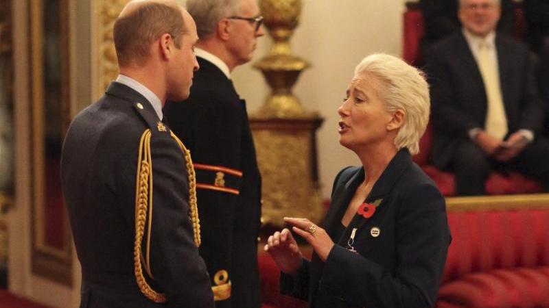 Emma Thompson kichert mit Prinz William Prinz William & Emma Thompson