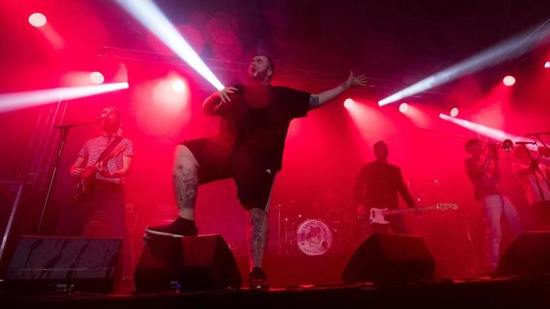Bauhaus-Stiftungsrat: Konzertentscheidung zu wenig abgewogen Feine Sahne Fischfilet in Dessau