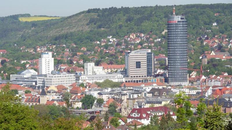 Beißender Geruch bei Jena: Anwohner alarmieren Polizei Jena