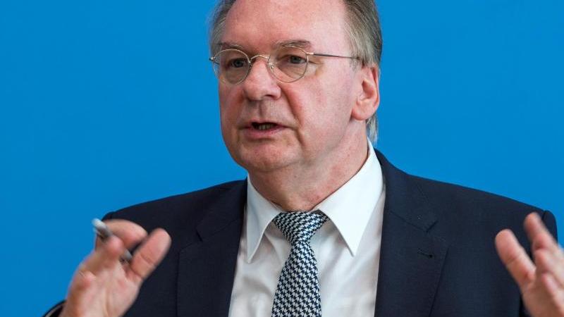 Haseloff: Zu wenig Ostdeutsche in Führungspositionen Reiner Haseloff