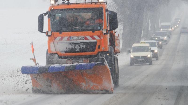 Winterbereit: Straßen und Autobahnmeistereien sind gerüstet Winterdienst