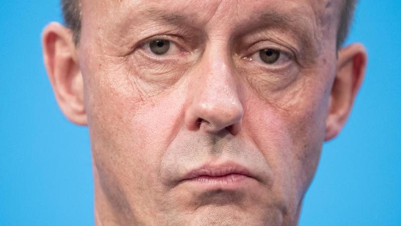 Merz sichert Merkel faire und loyale Zusammenarbeit zu Friedrich Merz (CDU)