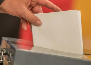 Bei der hessischen Landtagswahl sind knapp 900 Stimmen aus Frankfurt am Wah... weiterlesen