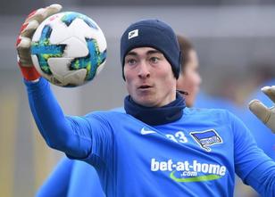Jonathan Klinsmann vom Fußball-Bundesligisten Hertha BSC ist kurzfristig fü... weiterlesen