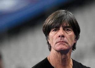 Bundestrainer Joachim Löw fordert zum Abschluss des verkorksten WM-Jahres g... weiterlesen