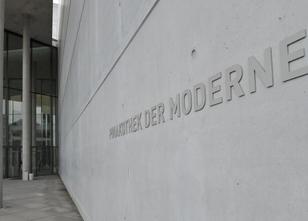 Die Pinakothek der Moderne in München gibt Einblicke in das Schaffen des Be... weiterlesen