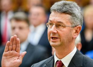 Bayerns neuer Kultusminister Michael Piazolo (Freie Wähler) ist als Schüler... weiterlesen