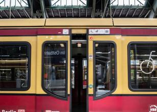 Fahrgäste der Berliner S-Bahn müssen im Berufsverkehr am Mittwochmorgen weg... weiterlesen