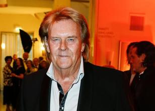Zu seinem 50-jähriges Bühnenjubiläum hat der Sänger Howard Carpendale kräft... weiterlesen