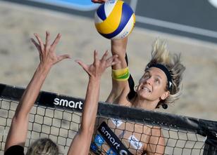 Die Hamburger Beachvolleyball-Olympiasiegerin Laura Ludwig genießt nach meh... weiterlesen