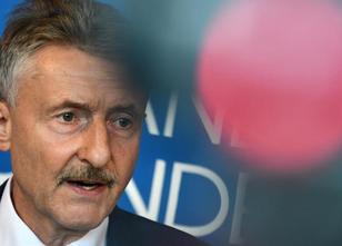 Brandenburgs Innenminister Karl-Heinz Schröter (SPD) hat am Mittwoch bei de... weiterlesen