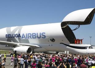 Das neue große Airbus-Frachtflugzeug BelugaXL hat am Mittwoch erstmals Hamb... weiterlesen
