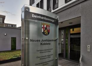 Fotos machen, Fingerabdrücke nehmen und Ähnliches: Das darf die Polizei nic... weiterlesen