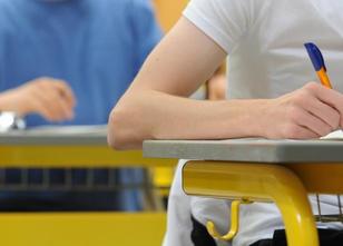 Die Lehrergewerkschaft GEW und der Politiklehrerverband haben die geplante ... weiterlesen