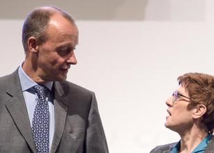 CDU-Generalsekretärin Annegret Kramp-Karrenbauer hat ihren Konkurrenten um ... weiterlesen