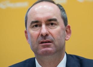 Wegen der Kritik vieler Bürgerinitiativen will Bayerns Wirtschaftsminister ... weiterlesen