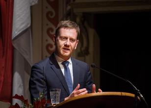 Sachsens Ministerpräsident Michael Kretschmer (CDU) will künftig öfter mit ... weiterlesen
