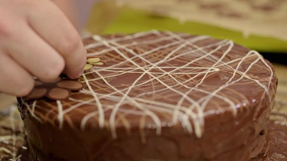 Hauptsache süß: Yannikas Marmorkuchen Yannikas saftiger Marmorkuchen aus "Hauptsache süß"