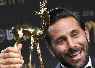 Werder Bremens Stürmer Claudio Pizarro ist mit dem Sport-Bambi ausgezeichne... weiterlesen
