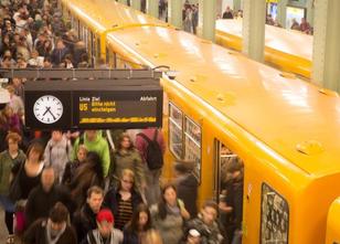 Schneller chatten und surfen: Berlins U-Bahnen sollen ab Mitte kommenden Ja... weiterlesen