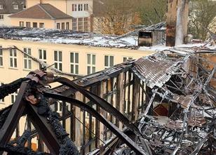 Nach dem Feuer in einem Gymnasium in Schleiden (Kreis Euskirchen) werden Ex... weiterlesen