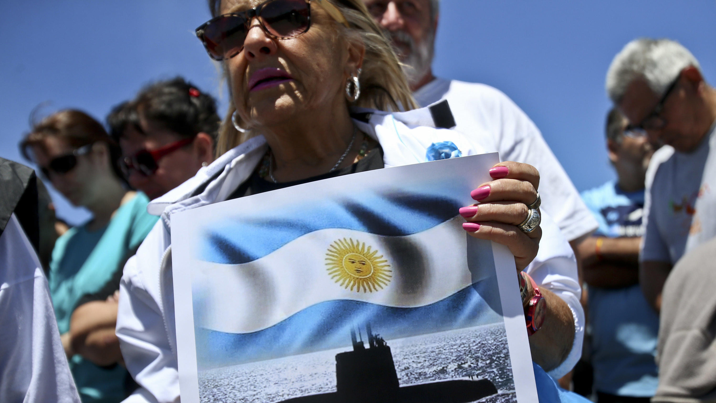 Es war seit einem Jahr verschollen: Argentinisches U-Boot mit 44 Menschen an Bord gefunden Angehörige der Besatzung der "ARA San Juan"