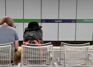 Wegen Oberleitungsstörungen müssen Fahrgäste in München mit Verspätungen un... weiterlesen