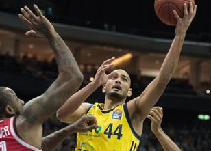 ALBA Berlin bleibt in der Basketball-Bundesliga Spitzenreiter Bayern Münche... weiterlesen