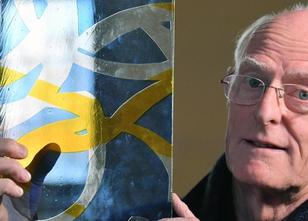 Der Künstler Tony Cragg will Fenster in einer kleinen Kirche in Sachsen-Anh... weiterlesen
